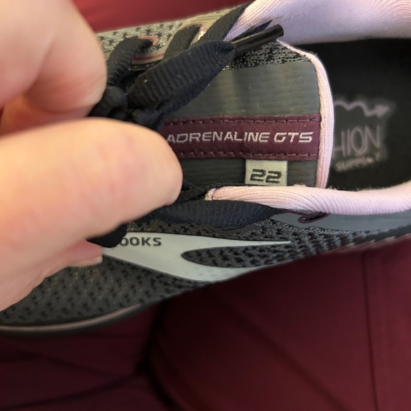 Brooks Adrenaline GTS 22 shoes - Picture 6 of 8